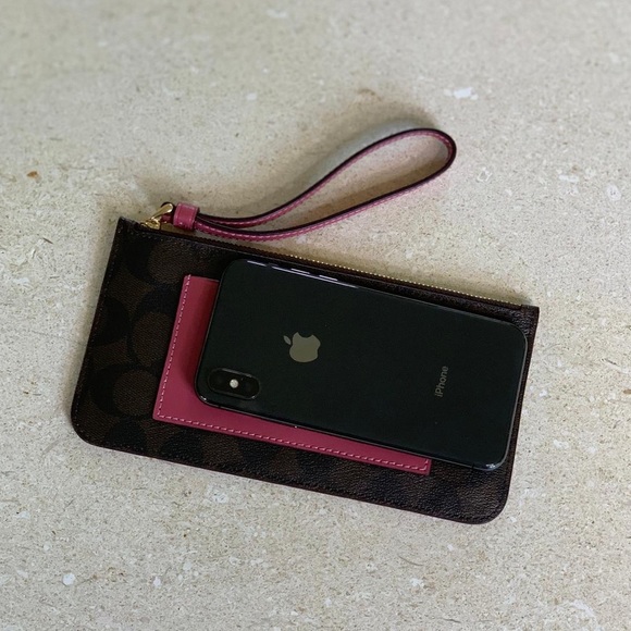 🔥SALE🔥COACH large wristlet - Picture 5 of 5